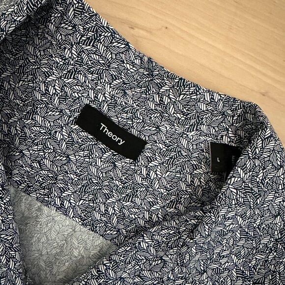 Theory Men's Lyocell Daze Etched Palm Button Down Short-Sleeve Shirt - Picture 2 of 3